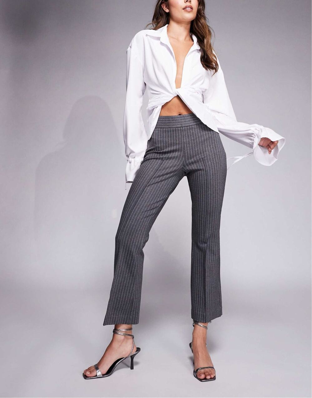 Good American NWT soft-stretch ponte kick flare pants in suiting pinstripe SZ L